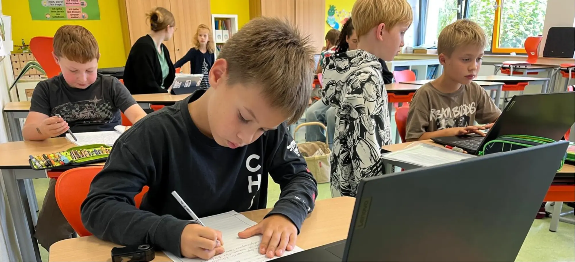 Projekt Förderpreis 2026 - Unsere Schulzeitung – Kinder gestalten Schule, Meinung und Medien