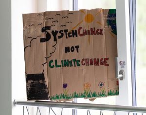 Forderung: Systemwandel statt Klimawandel